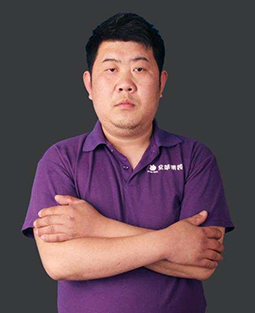 李盼